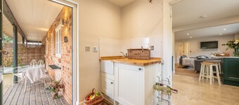 Positioned in a tranquil and totally private setting, Stables Cottage is a beautifully converted for