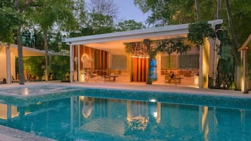 Outdoor pool, sun loungers