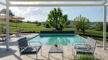 Piscine extérieure, piscine chauffée