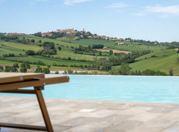 Outdoor pool, a heated pool - Villa Edelia, Villa for exclusive use in Mondavio, Le Marche (Mondavio)