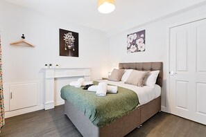 Casa básica | 4 habitaciones, tabla de planchar con plancha y cuna de viaje 