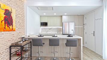 Fridge, microwave, oven, dishwasher