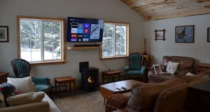 Kaartunen Kottage ABR XC Ski/Snowshoe In/Out directly from your porch!