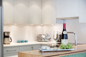 Kühlschrank, Ofen, Herdplatte, Geschirrspüler