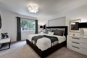 3 عدّة غرف نوم ومكواة/لوح كي وواي فاي وملاءات أسرّة