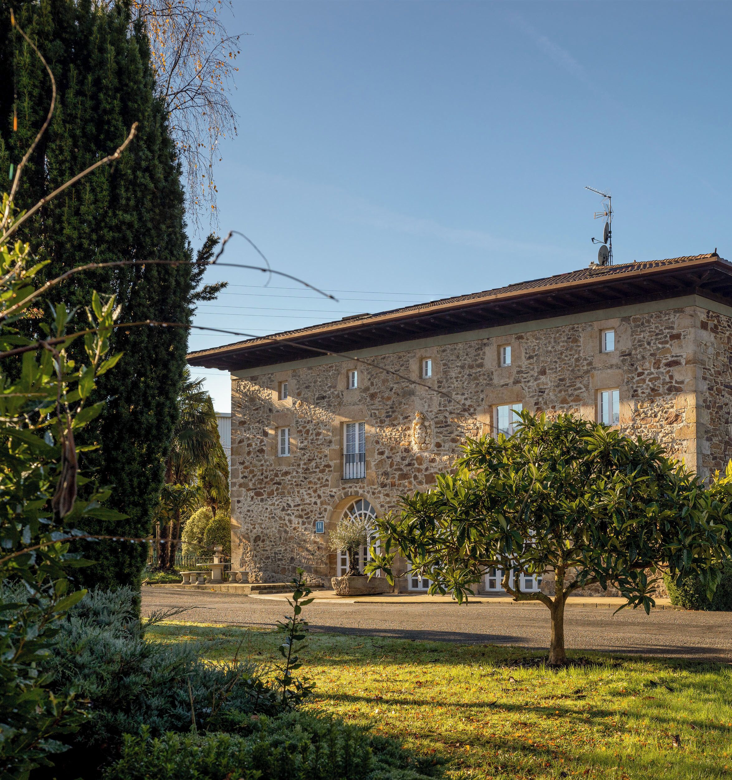 منطقة خارجية لإقامة الولائم والاحتفالات