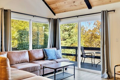 NEW & Modern townhouse, Pool, Camelback Ski Area