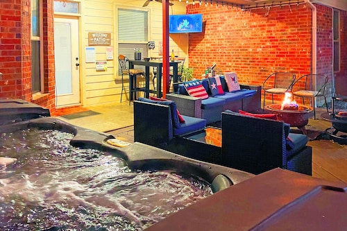 Event Room Swim Spa Hot Tub Sauna, Picklebal, Arcades, 2 game rms, 17 Beds 5bath