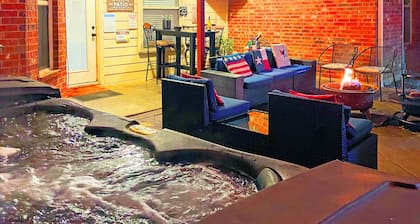 Event Room Swim Spa Hot Tub Sauna, Picklebal, Arcades, 2 game rms, 17 Beds 5bath