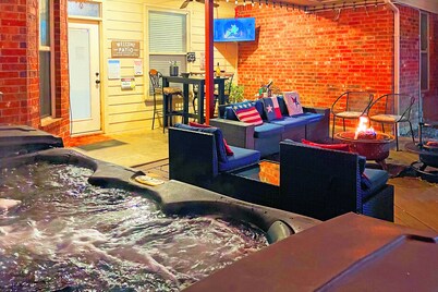 Event Room Swim Spa Hot Tub Sauna, Picklebal, Arcades, 2 game rms, 17 Beds 5bath