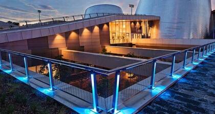 Ω Lucid StayΩ By Olympic Stadium,Botanical Garden