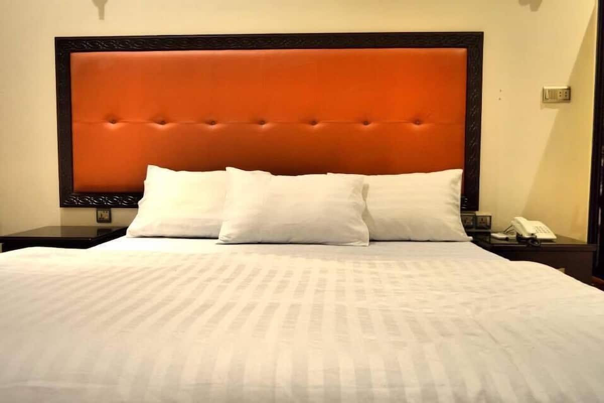 Deluxe Double Room | Free WiFi, bed sheets