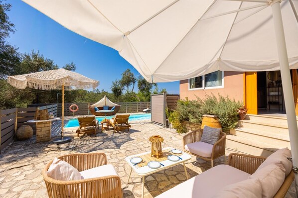 Terrace/patio - Dimitris Cottage - Two Bedroom Villa, Sleeps 4 (Apergatika)