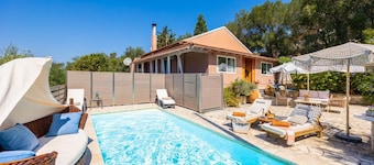 Dimitris Cottage - Two Bedroom Villa, Sleeps 4