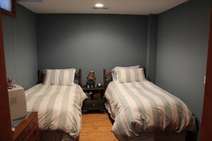 4 chambres, fer et planche à repasser, Wi-Fi gratuit, draps fournis
