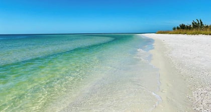 BEACH WALK @ MARCO - 2 mins to Beach & Restaurants