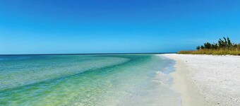 BEACH WALK @ MARCO - 2 mins to Beach & Restaurants