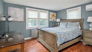 2 slaapkamers, een strijkplank/strijkijzer, gratis wifi, beddengoed