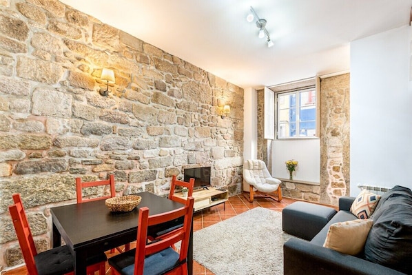 TV - Casa da Sé Historic Center by Sé Apartments (Braga)