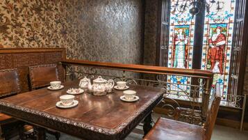 Cottage | Private kitchen | Fridge, dishwasher, electric kettle, toaster