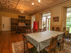 Cottage | Private kitchen | Fridge, microwave, dishwasher, electric kettle