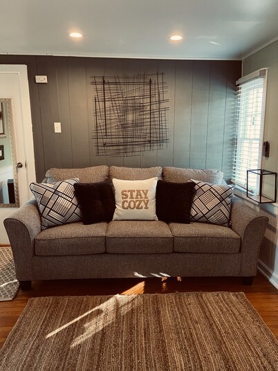 ~HistoricBungalow~QueenBed~FarmStay~SleepsTwo~