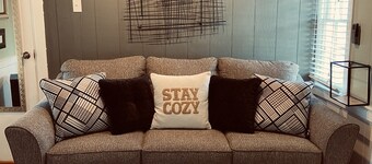 ~HistoricBungalow~QueenBed~FarmStay~SleepsTwo~