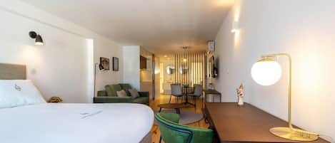 1 habitación, tabla de planchar con plancha, internet y ropa de cama
