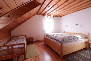 1 makuuhuone, vauvan matkasänky, ilmainen Wi-Fi, vuodevaatteet