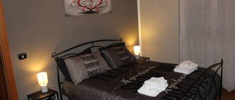 1 Schlafzimmer, Zimmersafe, Schreibtisch, kostenloses WLAN