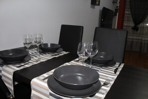 Dining - Condottieri at Pigneto holiday home (Roma)