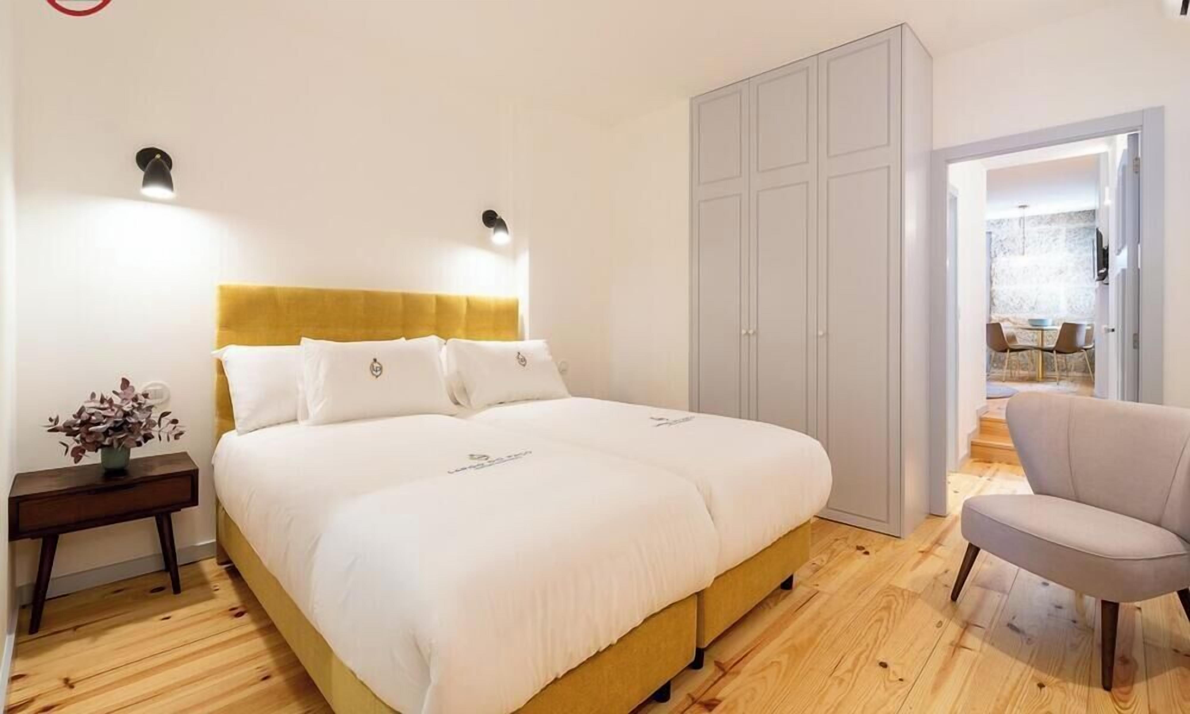 2 habitaciones, tabla de planchar con plancha, internet y ropa de cama 