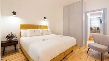 2 habitaciones, tabla de planchar con plancha, internet y ropa de cama