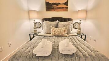 2 bedrooms, desk, iron/ironing board, WiFi