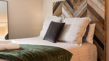 1 makuuhuone, työpöytä, silitysrauta/-lauta, Wi-Fi