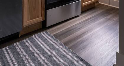 Apt C · ✧Knoxville Historical Hideaway✧ Volunteer Suite