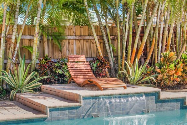 حمّام سباحة خارجي