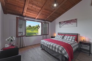 3 chambres, fer et planche à repasser, Wi-Fi gratuit, draps fournis