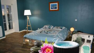 1 slaapkamer, een strijkplank/strijkijzer, wifi