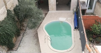 Large room of more than 30m2 for 4 to 5 people