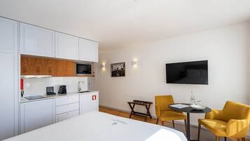 1 slaapkamer, een strijkplank/strijkijzer, internet, beddengoed