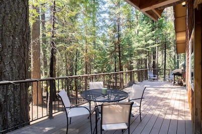 Pet and Family Friendly - Pool Access Included
