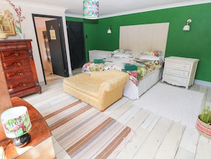 Cottage | 6 bedrooms, individually decorated, individually furnished, free WiFi
