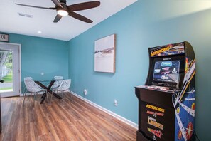 Spielezimmer