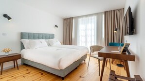 Iron/ironing board, Internet, bed sheets - LP Heritage twin w/ balcony by Sé Apartamentos (Braga)