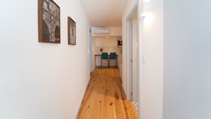 Interior - LP Heritage twin w/ balcony by Sé Apartamentos (Braga)