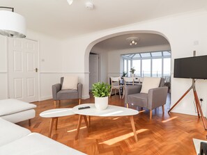 Cottage | Living room - 17 St. Magnus Close (Birchington)