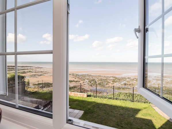 Cottage | Beach/ocean view