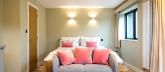 South Downs Studio - bijou hikers hideaway
