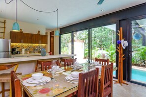 Villa de lujo, 4 habitaciones, alberca privada, vista a la alberca | Servicio a la habitación